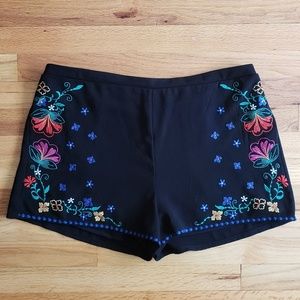 Black embroidered shorts XL